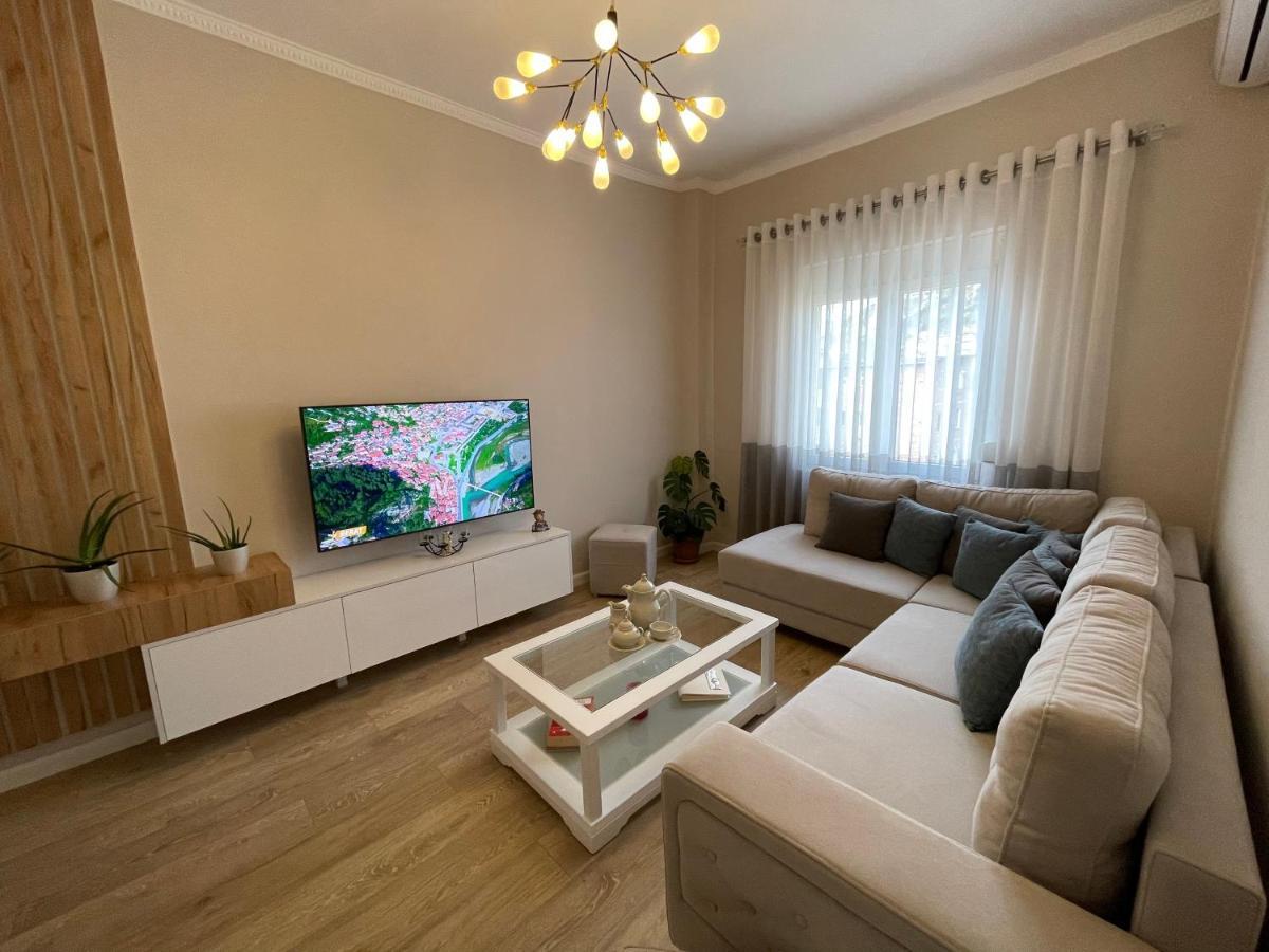 Joni & Joy Center Apartment Μπεράτ Εξωτερικό φωτογραφία