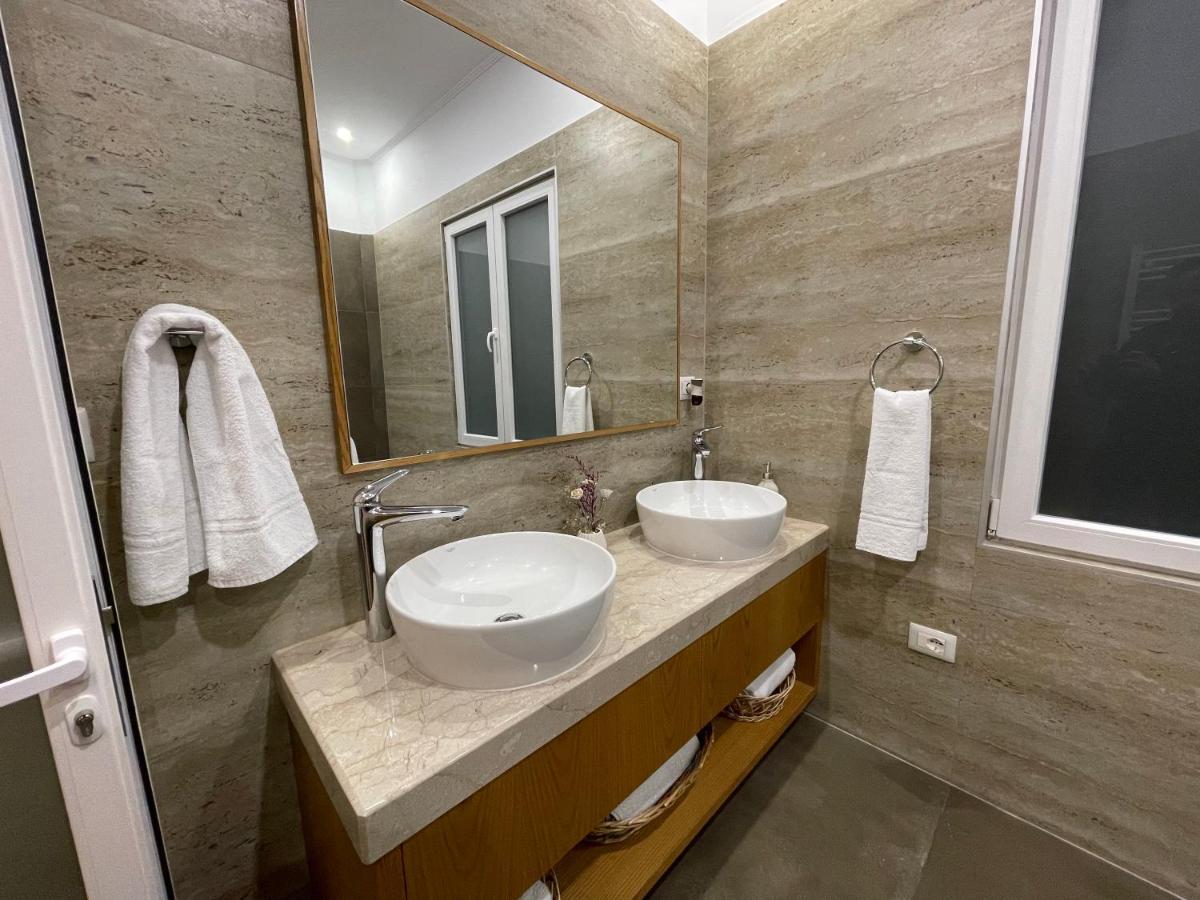 Joni & Joy Center Apartment Μπεράτ Εξωτερικό φωτογραφία